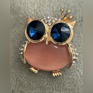Gold Tone Owl Brooch Blue Crystal Eyes Pink Stone Rhinestones